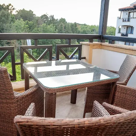 Luxurious 1Bd Apartment In Oasis Beach Club Apartment Lozenets
