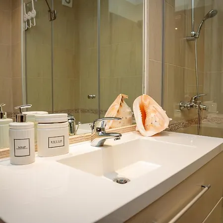 Luxurious 1Bd Apartment In Oasis Beach Club Apartment